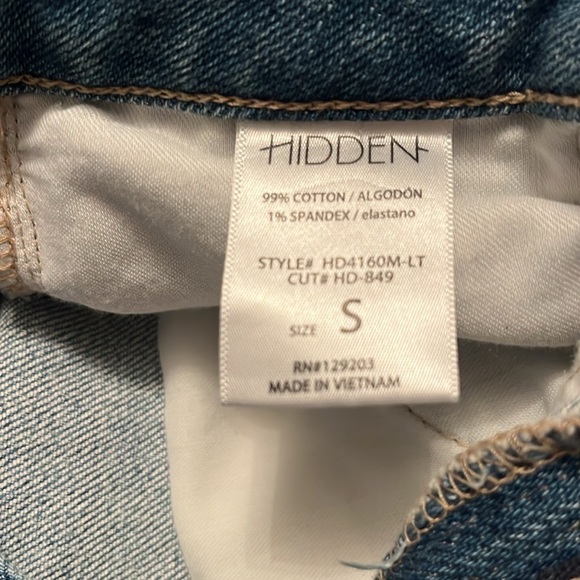 Soft denim cuffed jean shorts - Picture 7 of 7